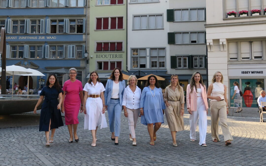 Vierzehn Powerfrauen für den Nationalrat und Regine Sauter in den Ständerat!